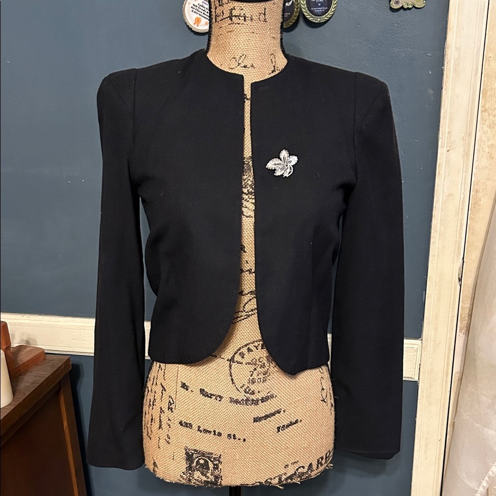 Chic Black Women's Blazer with Brooch